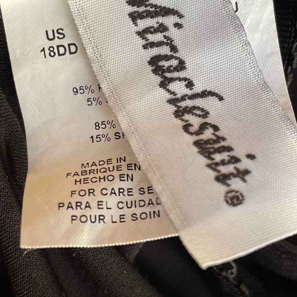 MIRACLESUIT SWIM TOP - Picture 5 of 5